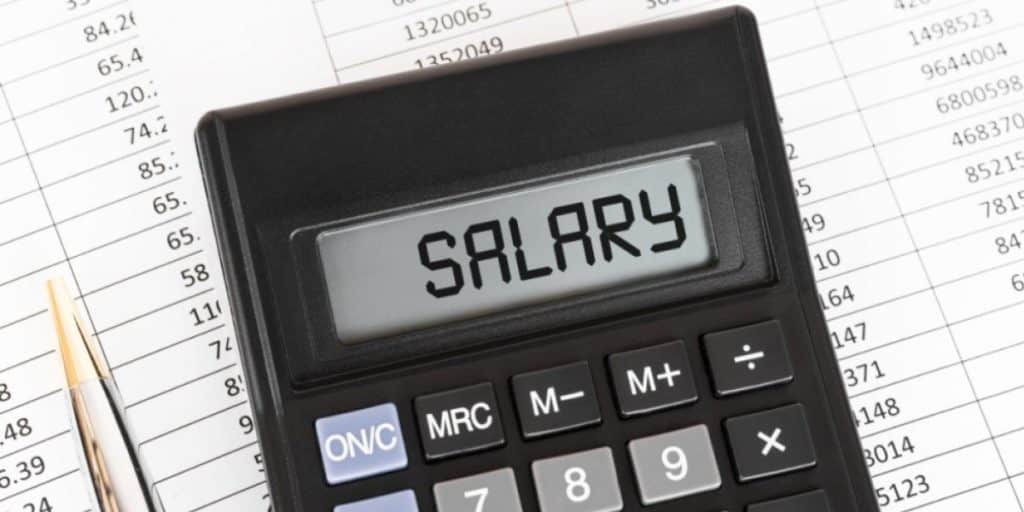 calculadora com o leitor escrito "salário"